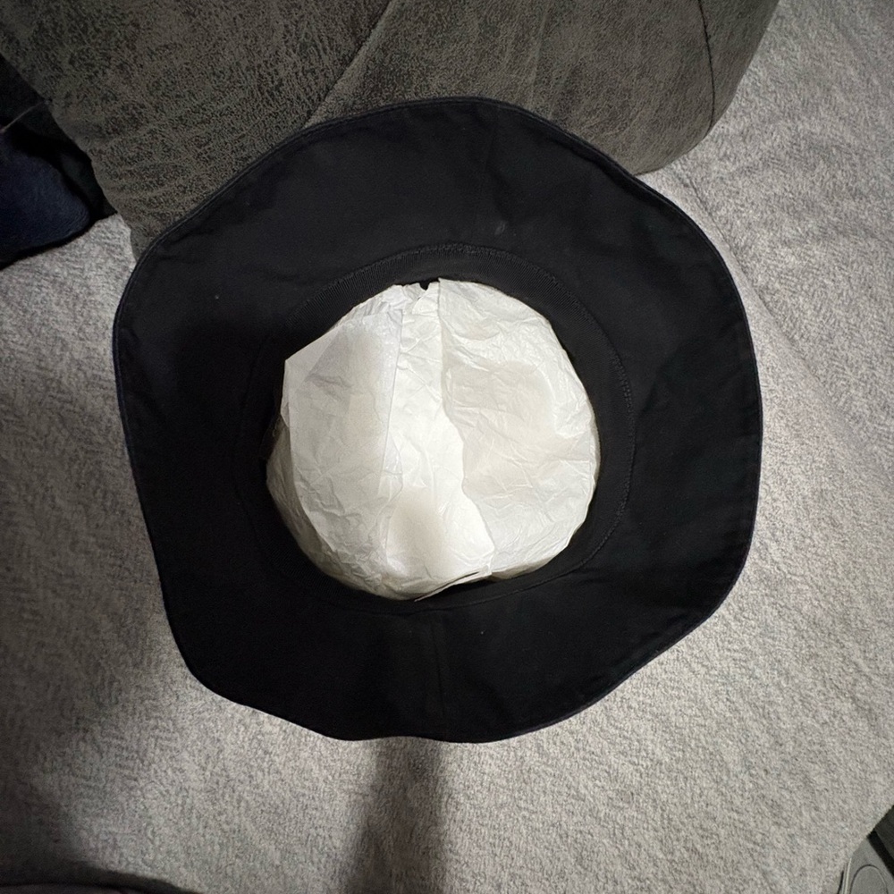 Fendi Black and Yellow Luxury Bucket Hat (Reversible) (Size L) (Unisex) - Picture 4 of 8